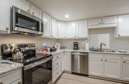 Loma House | NEW! MoJoe: New Build Close to Trails