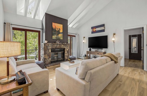 Wildernest Condo | New Pool, Hot Tub & Sauna | 3BR Condo Sleeps 8