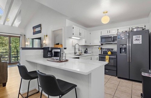 Wildernest Condo | New Pool, Hot Tub & Sauna | 3BR Condo Sleeps 8
