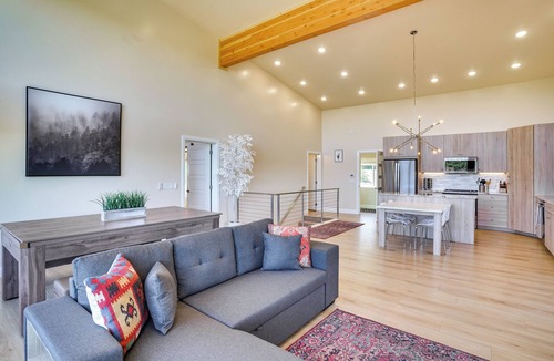 Mammoth Creek Cabin | Newly Built, Modern Alton Cabin on 4 Acres!