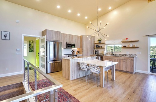 Mammoth Creek Cabin | Newly Built, Modern Alton Cabin on 4 Acres!