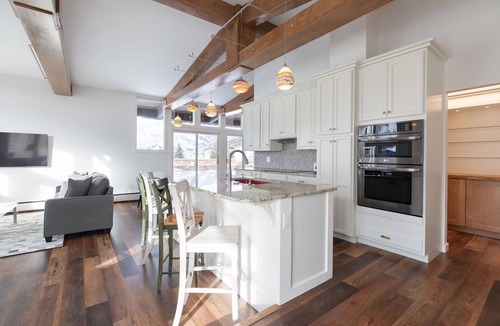 Vail Condo | Newly Renovated 4 Bedroom/3 Bathroom Luxury Penthouse in Vail Village