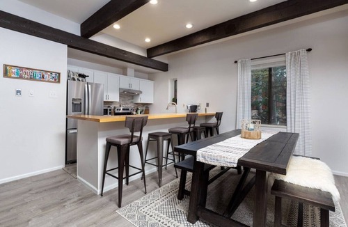 Warrior's Mark Condo | Newly Renovated Condo Walking Distance to Main St