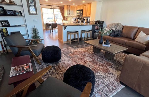 Park Meadows House | NEWLY UPDATED INTERIOR FOR 2024-2025 SKI SEASON! BOOK NOW!