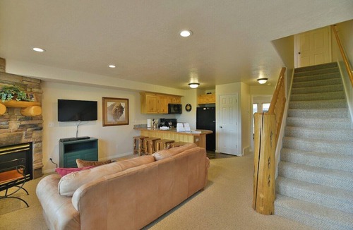 Wolf Creek Condo | Nice 2 BR 2BTH close to Hot tub