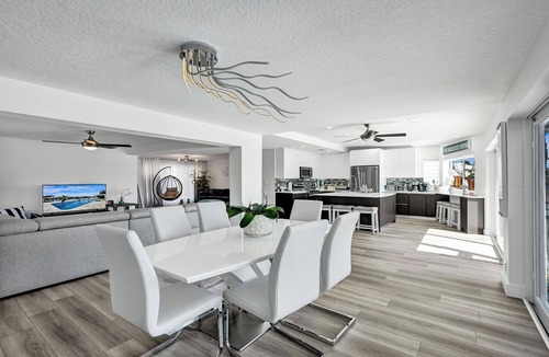 Garden Isles House | Ocean Breeze Waterfront Villa The Best View & Heated Pool on Canal
