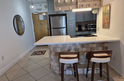 Galt Mile Apartment | OCEAN VIEW, BEACHFRONT, OCEAN MANOR, IN THE HEART OF FORT LAUDERDALE