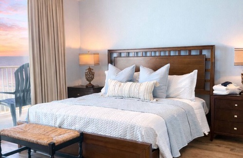 El Centro Beach Condo | Oceanfront Condo, King, Bunks, Sleeps 6