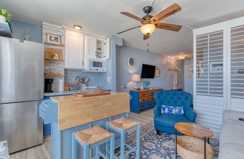 Bostwick Park Condo | Oceanview Studio, 2 Pools, Beach, Game Room, Patio