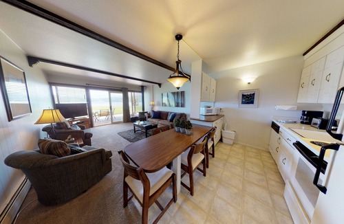 Dillon Condo | On Lake, Patio! Views, Hot Tub. Walk to Amphitheater, Dining, Marina