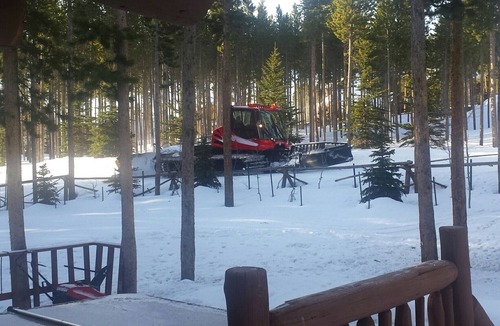 Timber Trail House | On Ski run. MTN Bike right out to massive trail system. Walk 2 lake,Town,Resort