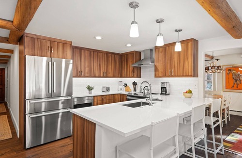 Aspen Condo | One Block to Aspen Mtn & 3 Blocks to Downtown! Covered Parking and Balcony