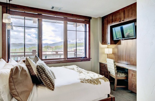 Peak 8 Resort | One Ski Hill Place, a RockResort, by Vail Resorts