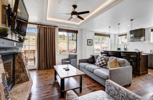 Peak 8 Apartment | One Ski Hill Place S8309