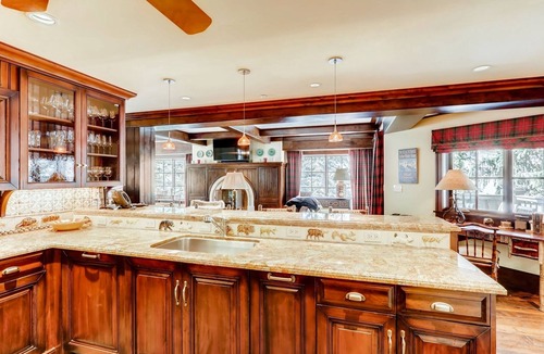 Vail Condo | One Willow Bridge Road, Vail Village, Hot Tub, Pool, Concierge, Gorsuch (Gondola 1) Ski Storage