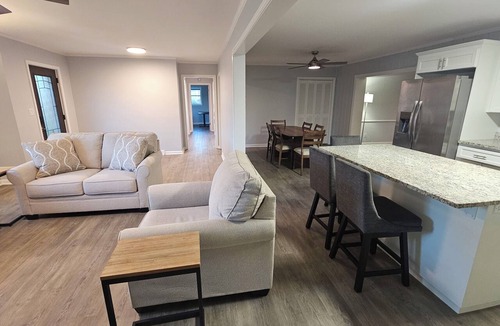 Dothan House | Open floor-plan - Large Covered Patio - Kitchen Island - 5 beds