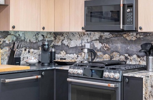 Sandy House | Organic-Modern Garden Suite/Sauna, Gym, & Patio/Wasatch Mountains