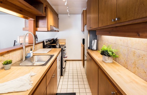 Moose Wilson Road Condo | Outpost: Hollyhock 2011