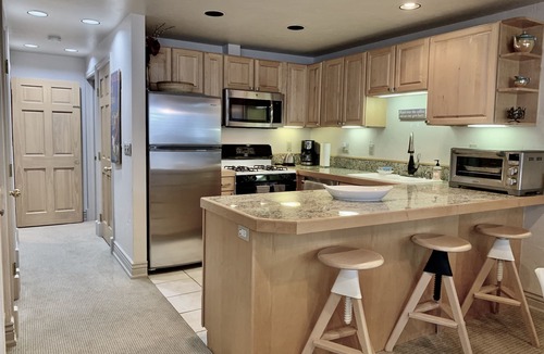 Aspen Condo | Owner-Managed 2BR/2BA in Aspen Core – Walk to Gondola, Quiet & Convenient