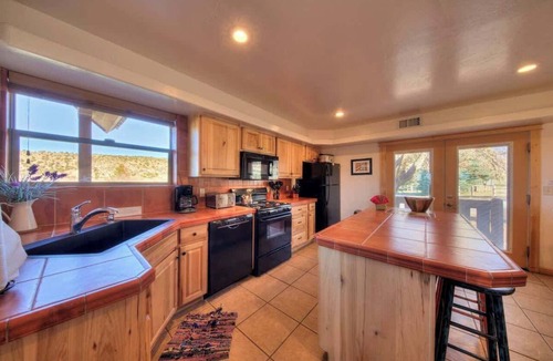 Spanish Valley Cabin | Pack Creek - Orchard House, Beautiful Cabin
