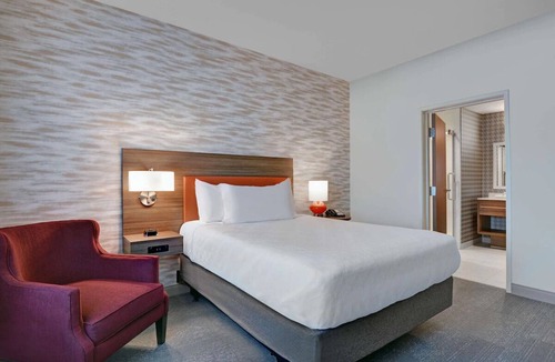 Upper Grand Lagoon Hotel | Panama City Beach Paradise | 2 Pet-Friendly Units w/Kitchenette & Gym Access