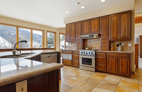 Vail House | Panoramic View, Great Outdoor Space, Private Elevator, Monthly Rentals Available
