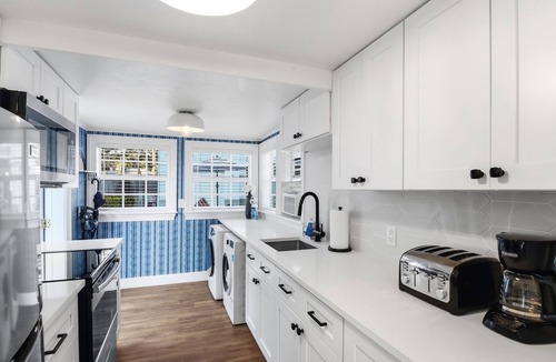 La Hacienda House | Paradise Breezes & Cottage House, Delray Beach
