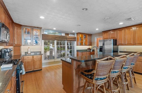 Magnolia Bluffs House | Paradise On The Bay - 4 bed 3 bath, Hot Tub, Large Pool!