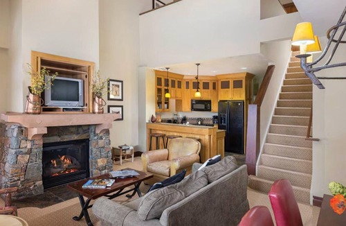 Park City Villa | Park City 3BR Deluxe Villa – Fireplace, Full Kitchen, Balcony & Canyons Access