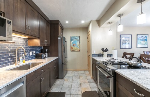 Four O'Clock Condo | Park Place Quandary Peak Condo: Ski-in, Downtown Breck