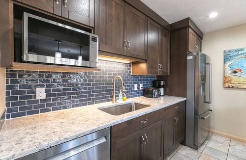Four O'Clock Condo | Park Place Quandary Peak Condo: Ski-in, Downtown Breck