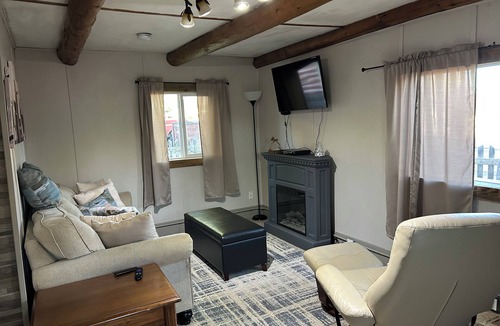 Walden Cabin | Payton's Place. A cozy cabin with private outdoor space pet friendly.