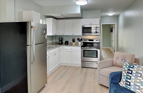 Holiday Beach Condo | PC Beach Retreat A | 0.5mi to Beach, Outdoor Showers, Shard Yard