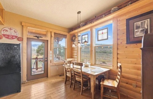 Spanish Valley Cabin | Peaceful 3-Bedroom Cabin on Wilson Mesa above Moab at foot of the La Sal Peaks