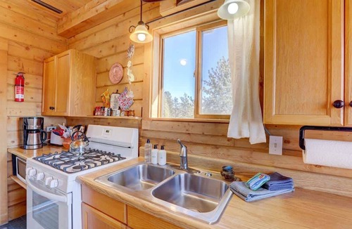 Como Cabin | Peaceful Mountain Escape with 35 acres to explore!