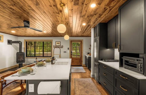 Cascade Cabin | Peaceful Riverside Retreat: Sauna, Hot Tub, & Fire Pit by Forest & Peak Retreats