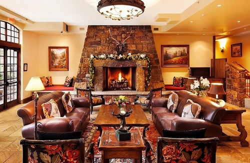 Vail Hotel | Perfect Getaway! Close to Eagle Bahn Gondola w/Hot tub and Parking!