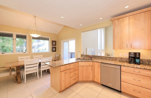 Cottonwood Heights Condo | Perfect Ski Vacation - Large Condo with 4 Ensuite Bed/Bath w/Hot Tub & Grill