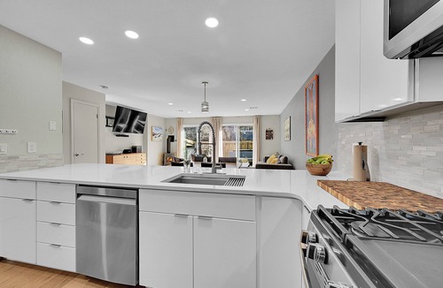 Old North Boulder House | Perfect Sundance location with parking, short walk to downtown, and hot tub!