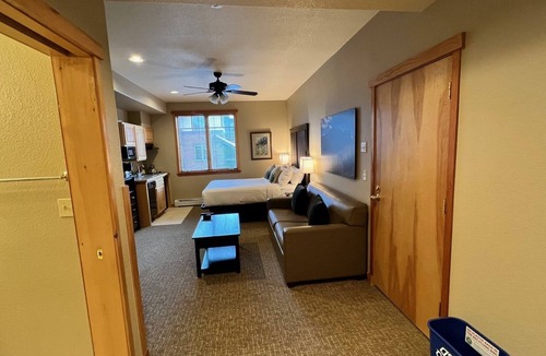 Peak 9 Condo | Perfect three bedroom three bath ski-in resort. 150 yards to Beaver Run lift