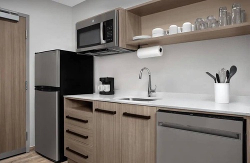 Weston Hotel | Pet-friendly 2 Queen Suite | Breakfast, BBQ | 2.2 mi to Bonaventure Country Club