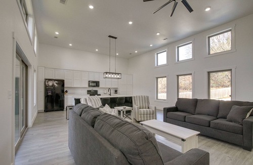 Cotter House | Pet-Friendly Cotter Retreat w/Deck & Gas Grill!