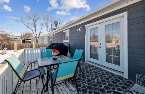 Mount Pleasant House | Pet Friendly Farmhouse with Yard & BBQ