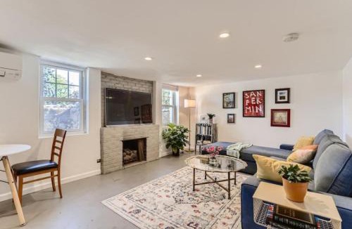Cole House | Pet Friendly I Remodeled I Near RiNo Sleeps 6