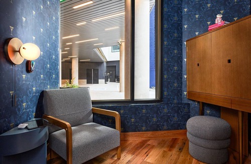 Cole Apartment | Pet Friendly | Kitchen & Entertaining Spaces