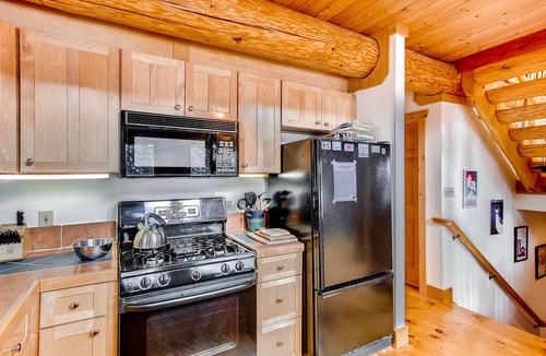 Valley of the Sun Cabin | Pet-Friendly Log Cabin - Natl Forest Trail at the Door, 14ers