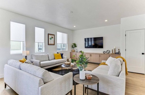 American Fork Condo | Pet-Friendly | Silicon Slopes | Garage