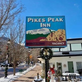 Manitou Springs Historic District Hotel | Pikes Peak Inn