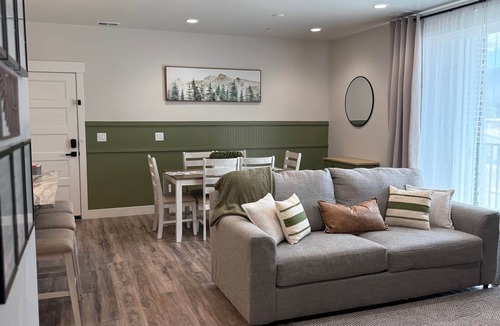 Richfield Apartment | Pine Peak Suite - Castle Rock Condos