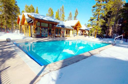 Warrior's Mark House | Pinecreek #I - 1 BR - Close to Town - Shuttle to Slopes - Pool and Hot Tub Access